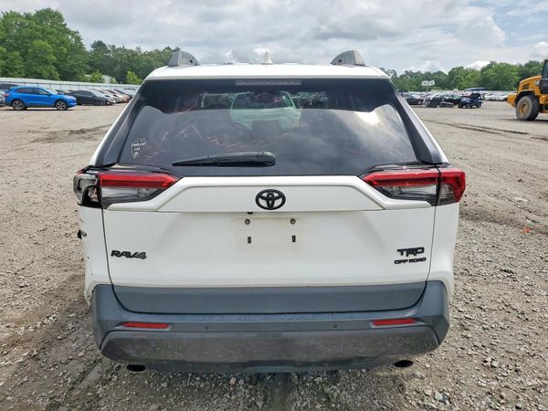 2020 TOYOTA RAV4 Adventure
