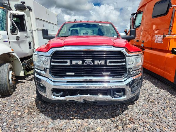 2019 RAM 5500 REG CAB CHASSIS