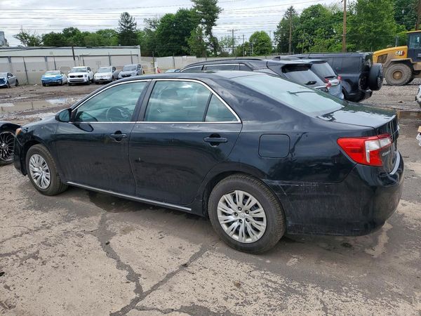 2014 TOYOTA CAMRY