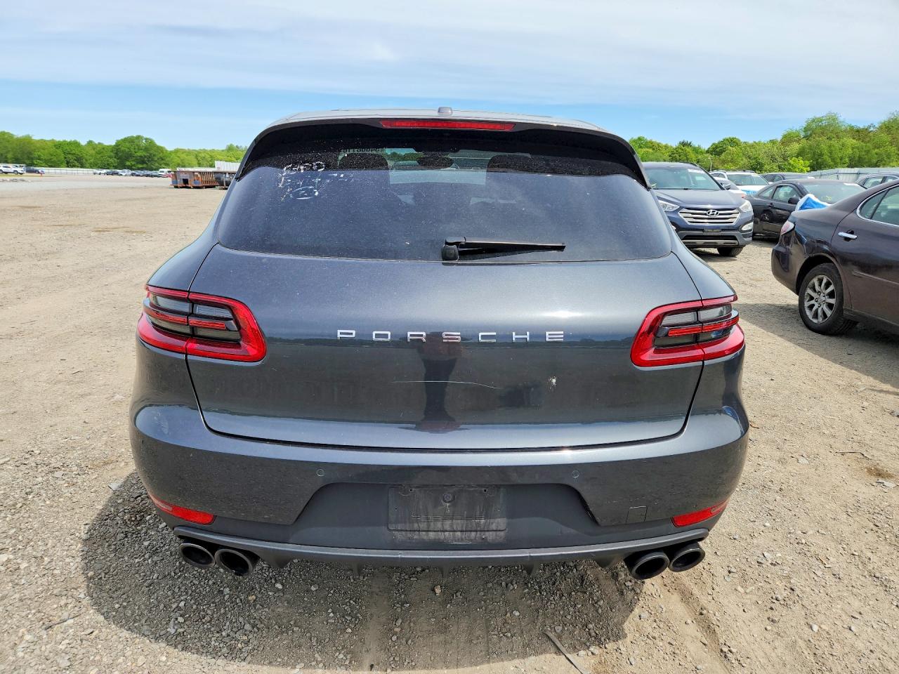 2018 PORSCHE MACAN