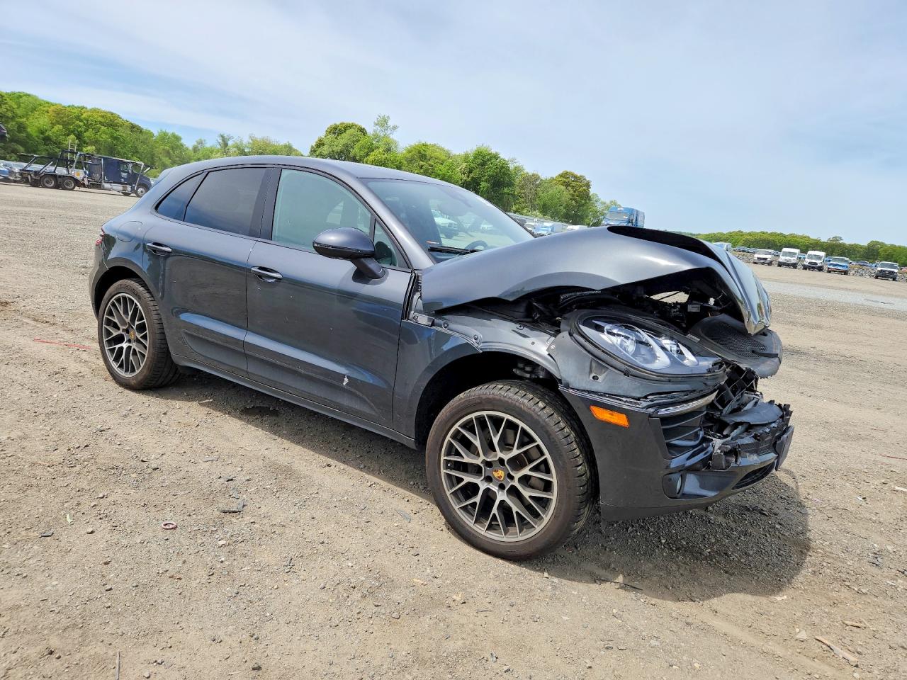 2018 PORSCHE MACAN