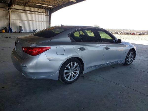 2015 INFINITI Q50