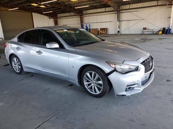 2015 INFINITI Q50