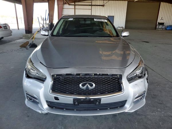 2015 INFINITI Q50