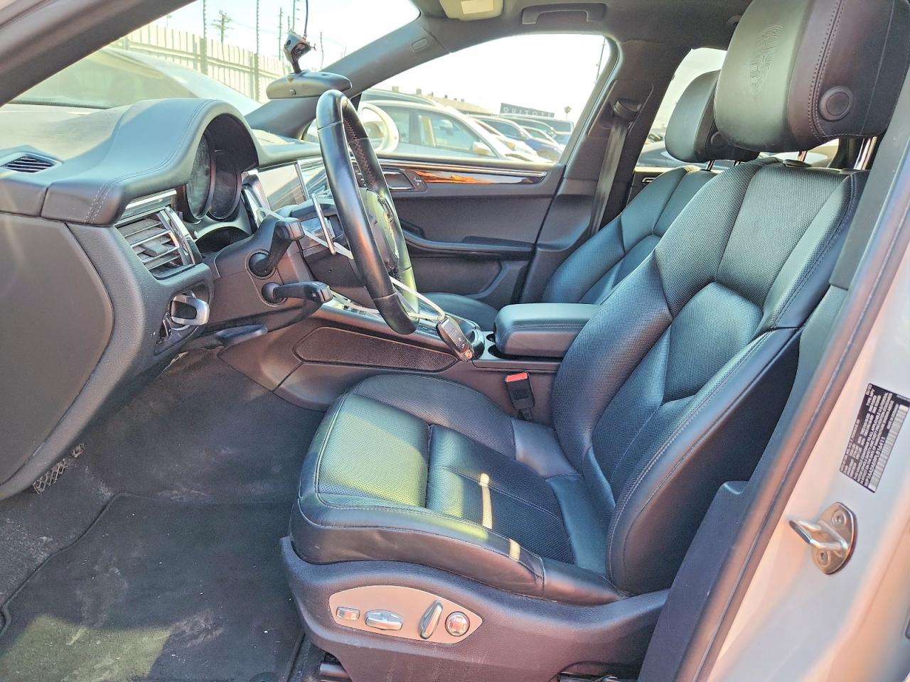 2023 PORSCHE MACAN Macan / Macan T