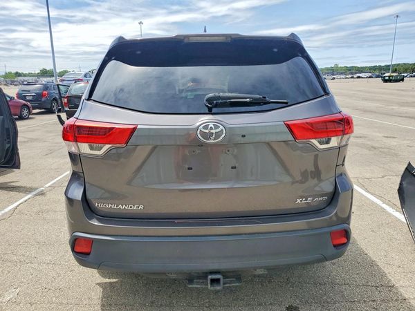 2017 TOYOTA HIGHLANDER SE/XLE