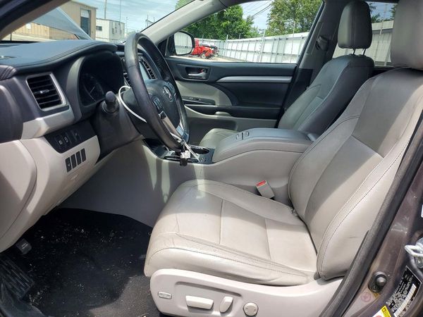 2017 TOYOTA HIGHLANDER SE/XLE