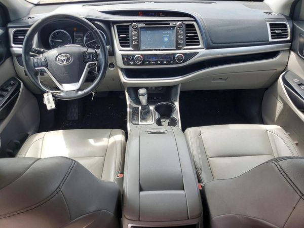 2017 TOYOTA HIGHLANDER SE/XLE