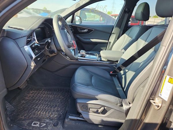 2025 AUDI Q7 quattro Premium Plus