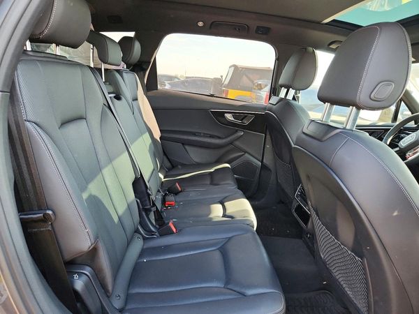 2025 AUDI Q7 quattro Premium Plus