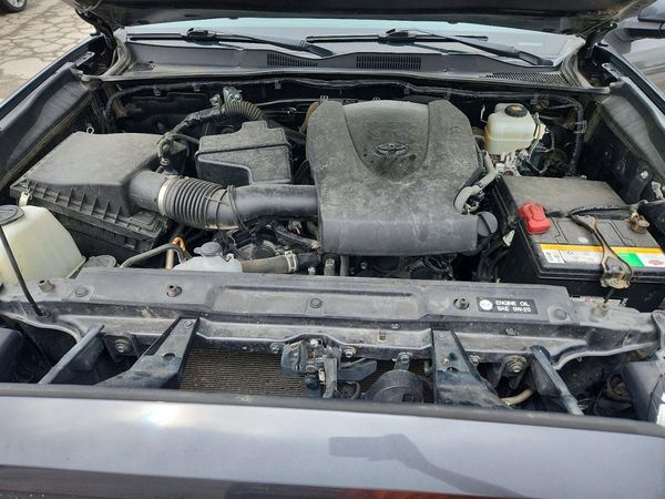 2019 TOYOTA TACOMA SR5