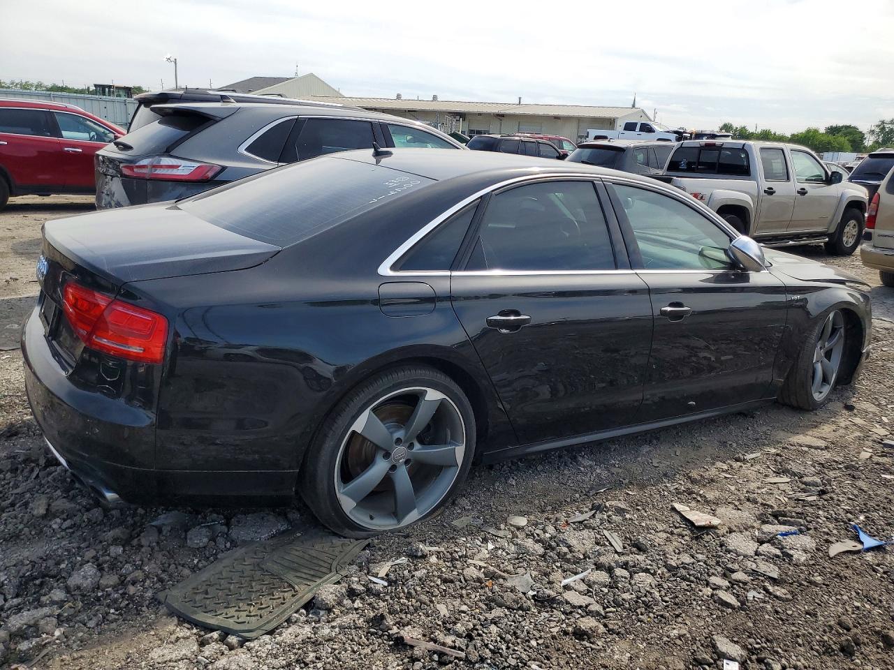 2014 AUDI S8