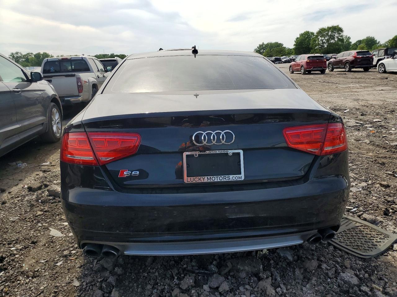 2014 AUDI S8