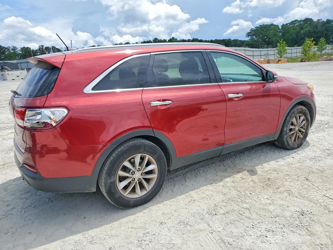 2017 KIA SORENTO L, LX