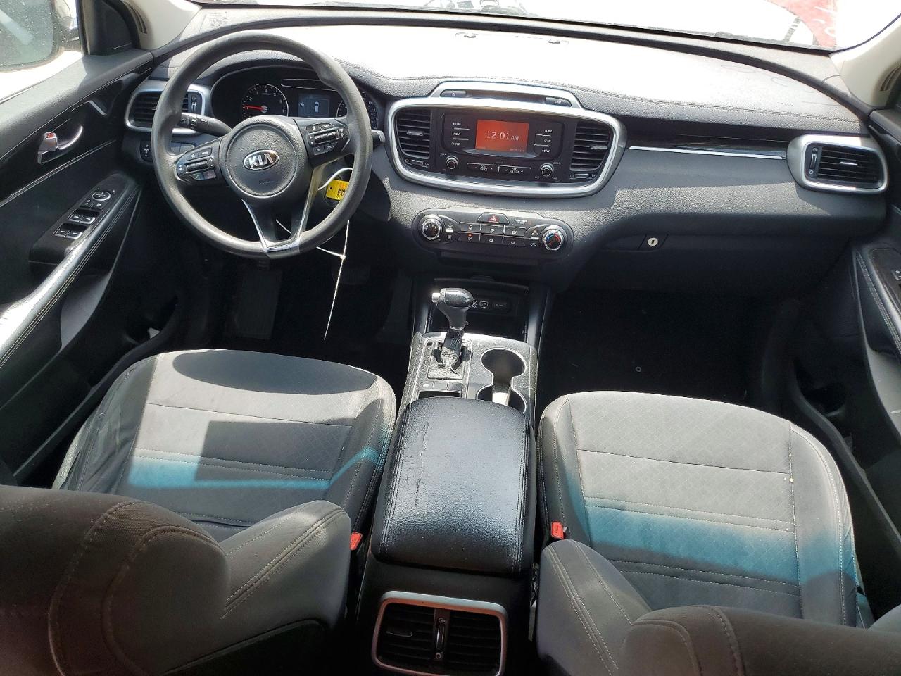 2017 KIA SORENTO L, LX