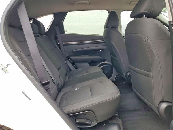2022 HYUNDAI TUCSON SE