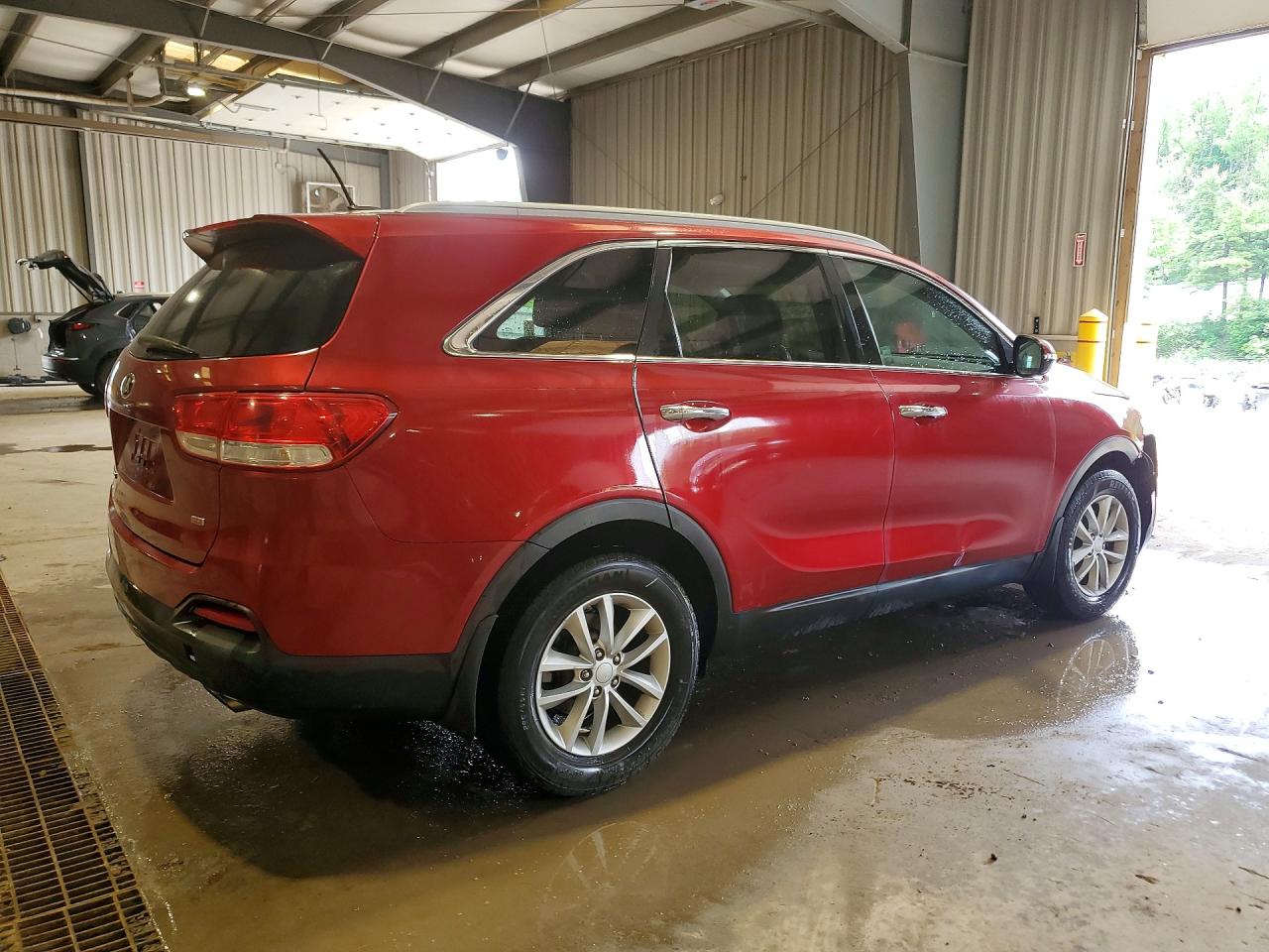 2016 KIA SORENTO L / LX