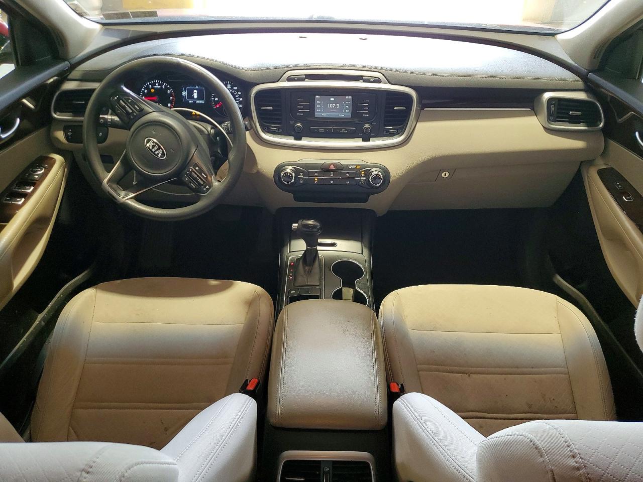 2016 KIA SORENTO L / LX