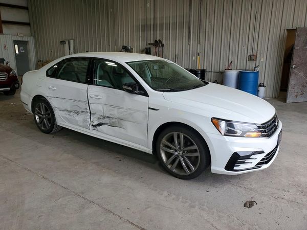 2018 VOLKSWAGEN PASSAT