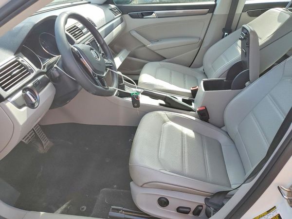2018 VOLKSWAGEN PASSAT