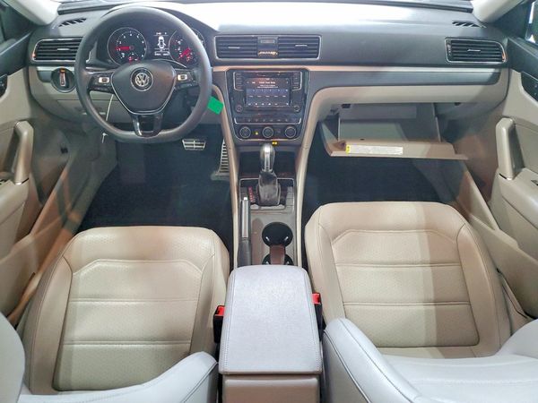 2018 VOLKSWAGEN PASSAT