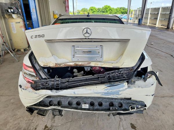 2014 MERCEDES-BENZ C C250