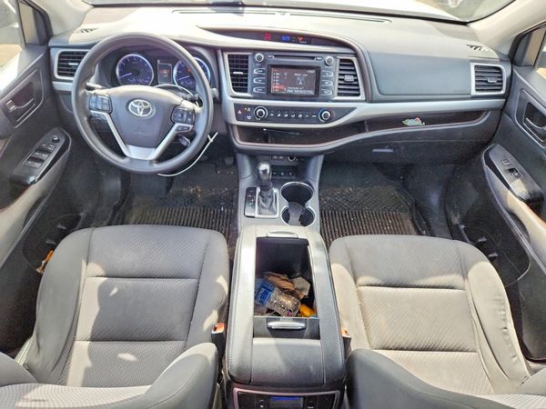 2018 TOYOTA HIGHLANDER LE/LE Plus