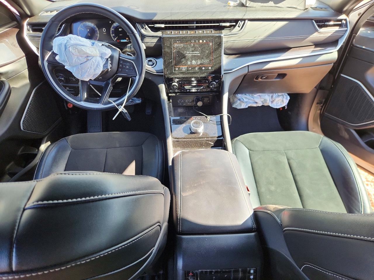 2022 JEEP GRAND CHEROKEE L LAREDO 4X2