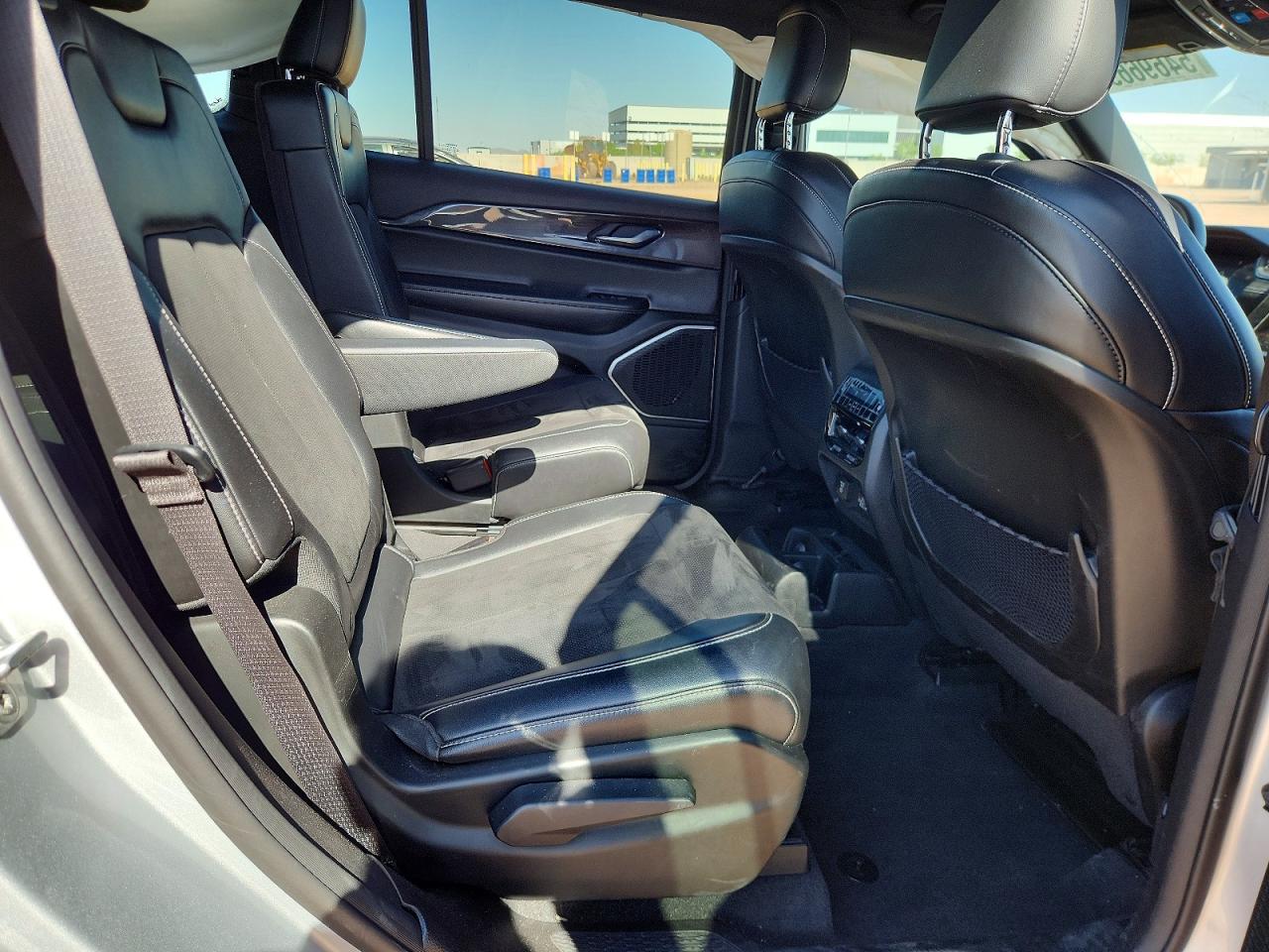 2022 JEEP GRAND CHEROKEE L LAREDO 4X2