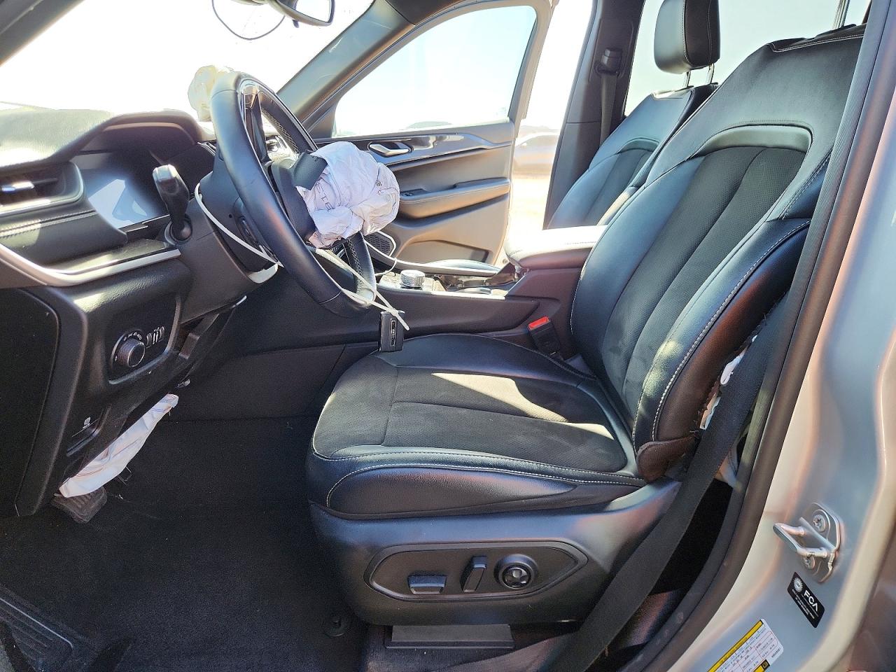 2022 JEEP GRAND CHEROKEE L LAREDO 4X2