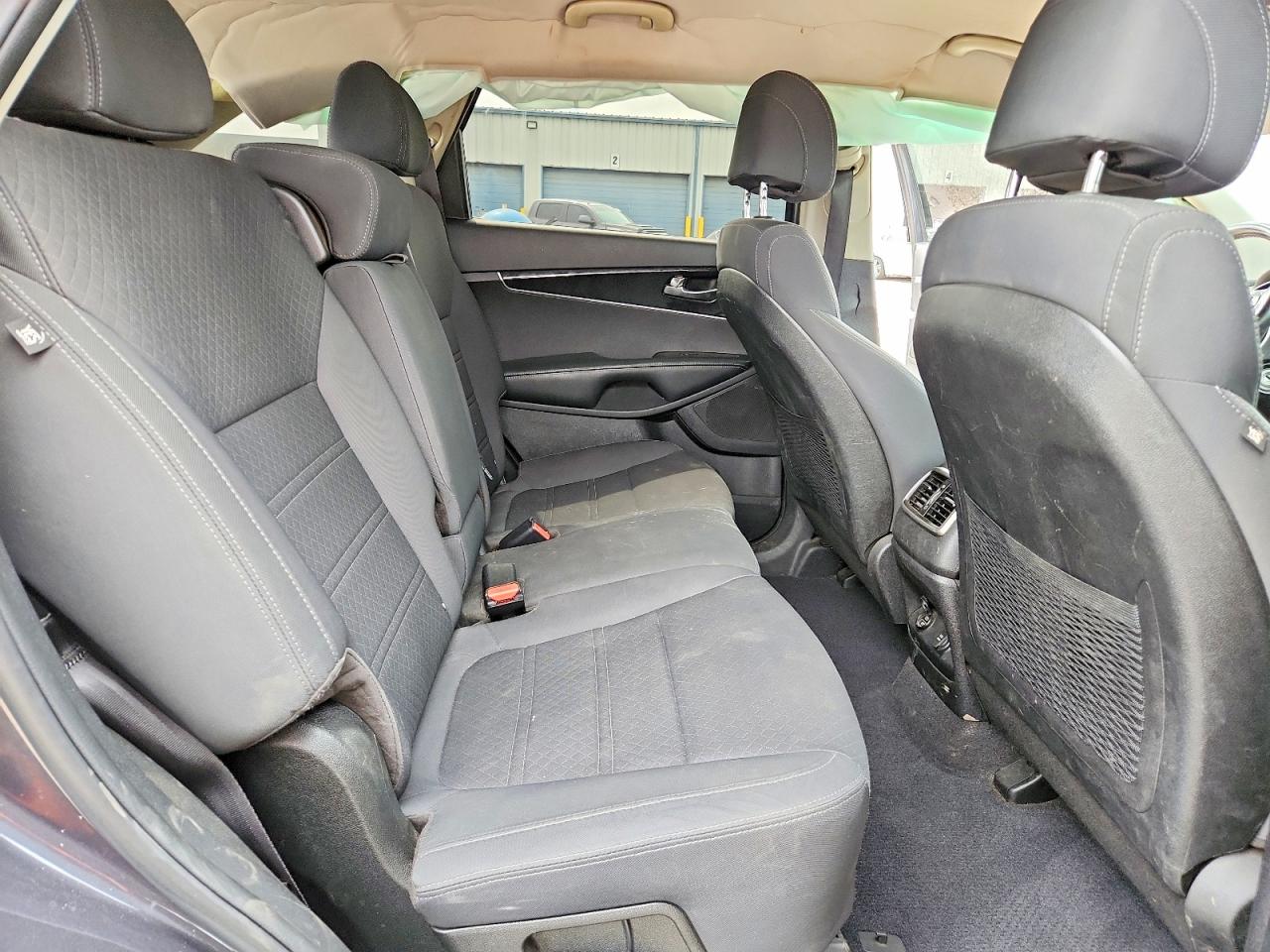2017 KIA SORENTO L, LX