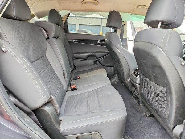 2017 KIA SORENTO L, LX