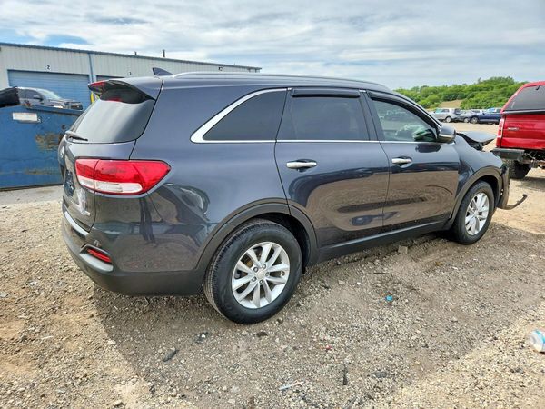 2017 KIA SORENTO L, LX