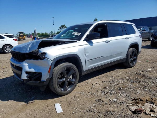 2024 JEEP GRAND CHEROKEE Laredo