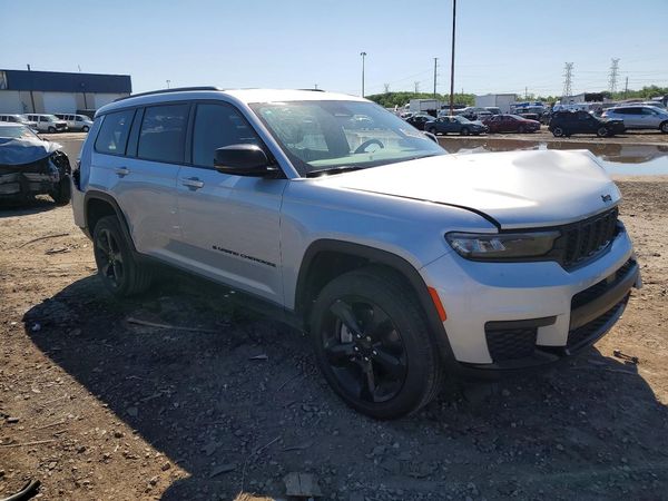 2024 JEEP GRAND CHEROKEE Laredo