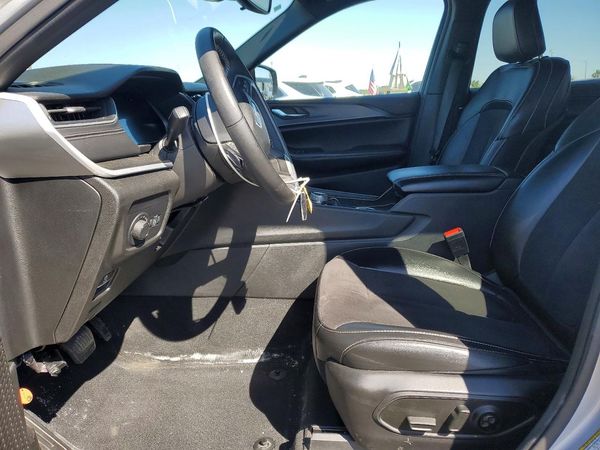 2024 JEEP GRAND CHEROKEE Laredo