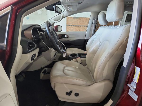 2017 CHRYSLER PACIFICA