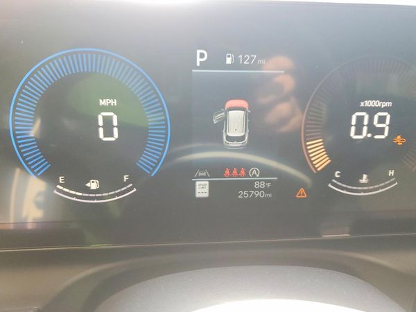 2025 HYUNDAI TUCSON SE