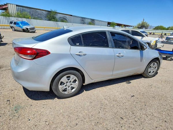 2017 KIA FORTE LX Base