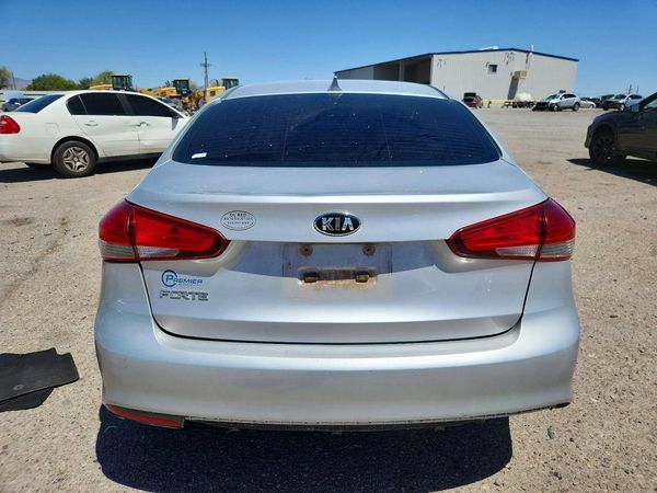 2017 KIA FORTE LX Base