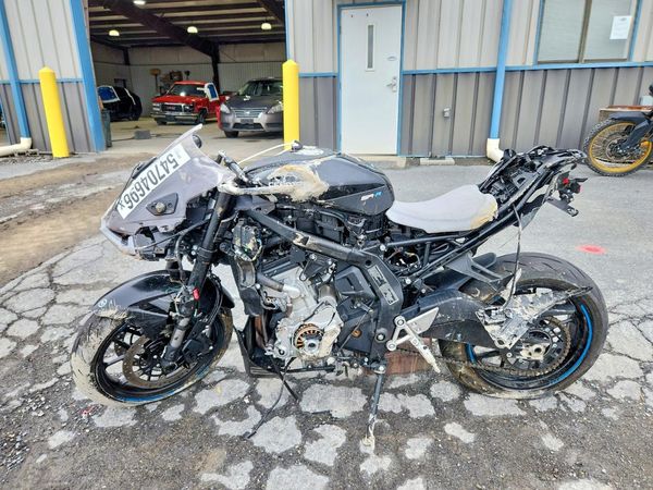 2025 CF MOTO 675SS