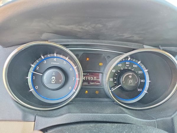 2012 HYUNDAI SONATA Middle level