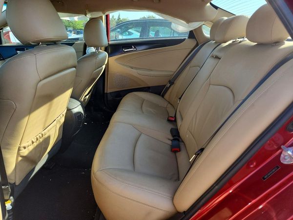 2012 HYUNDAI SONATA Middle level