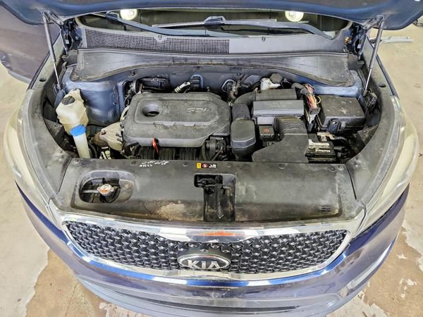 2016 KIA SORENTO L / LX