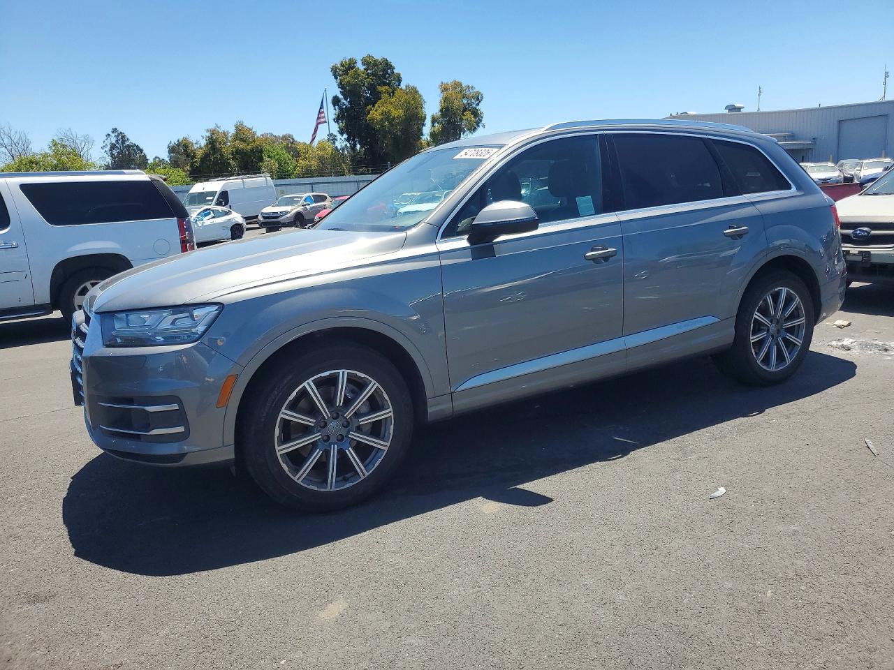 2017 AUDI Q7 quattro Premium Plus