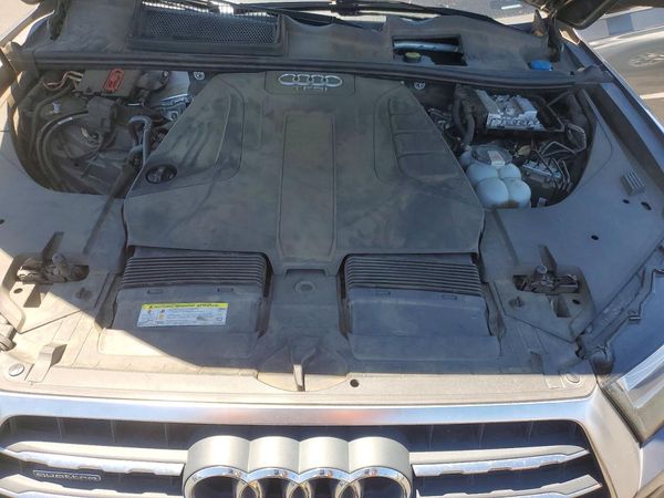 2017 AUDI Q7 quattro Premium Plus