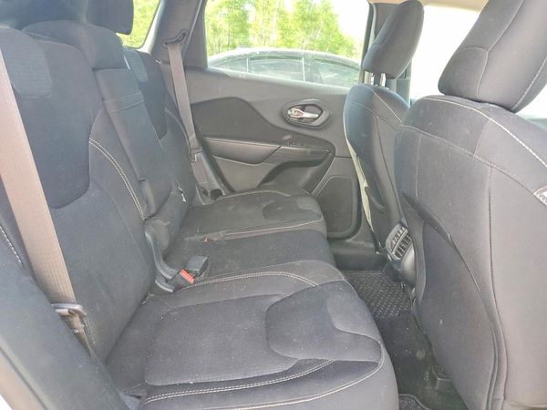 2015 JEEP CHEROKEE LATITUDE 4X4