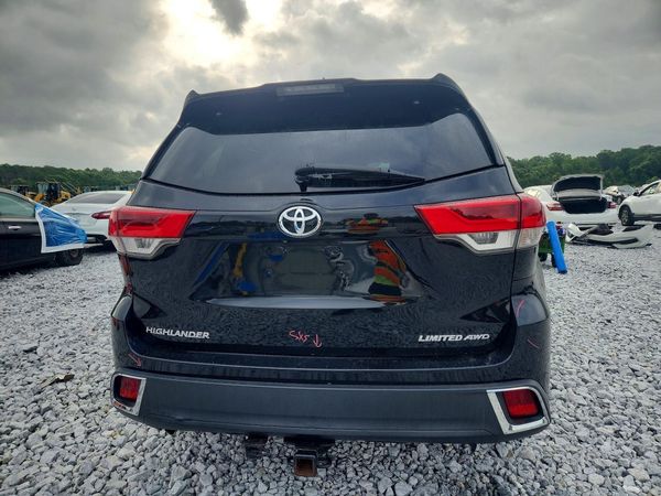 2017 TOYOTA HIGHLANDER