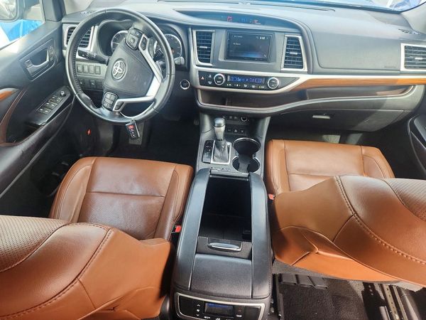 2017 TOYOTA HIGHLANDER