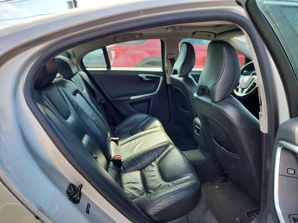 2012 VOLVO S60
